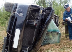 Автомобиль с несовершеннолетней вылетел с обрыва на Ставрополье