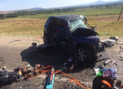 Двое маленьких детей и мужчина погибли в страшном лобовом столкновении "Фольксвагена" и "Опеля" на Ставрополье