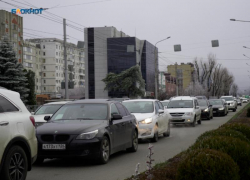 Из-за сильного снегопада утренние пробки в Ставрополе достигли 10 баллов
