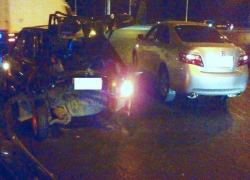 Три человека пострадали в серьезном ночном столкновении «Тойоты-Камри» и «четырнадцатой» в Ставрополе