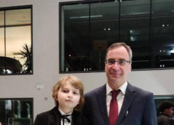 Пятнадцатилетний пианист из Ставрополья Елисей Мысин стал вторым на Международном музыкальном конкурсе имени Моцарта