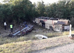  Два человека погибли и 15 пострадали в страшном столкновении ВАЗ-2110 и пассажирского автобуса на Ставрополье