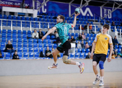 «Южные слоны», «Тихие слоны» и юность «Виктора»: в 1 гандбольной лиге играют сразу три краевых клуба