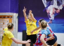 Ставропольские гандболистки в Подмосковье едва не устроили затмение «Звезде»