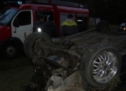 В МинВодах на трассе перевернулся автомобиль