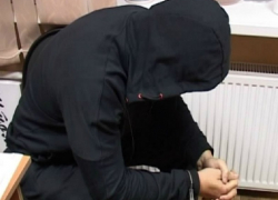 Пьяный хулиган разбил автомобиль и окно строящегося дома в Ставропольском крае