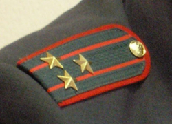 В Изобильненском районе пьяный мужчина сорвал погоны с полицейского