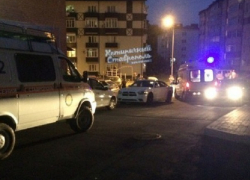 2-летний ребенок выпал из окна пятого этажа в Ставрополе, – очевидцы