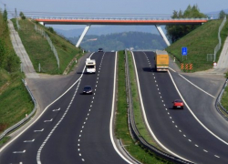 На дорожной карте России дорога Кисловодск-Сочи не запланирована