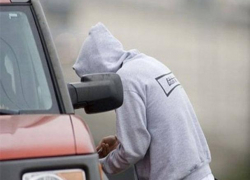 На Ставрополье парень украл из машины начальника деньги