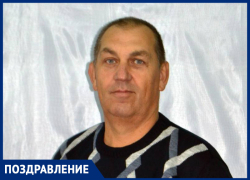 Директор средней школы №9 Владимир Руденко из Андроповского округа празднует день рождения 