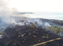 Пожар около Ставрополя охватил 70 гектаров сухой травы