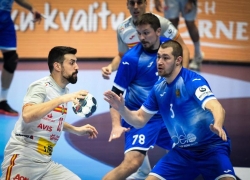 Штанга отобрала ничью: российские гандболисты на Евро-2023 отдали очки испанцам