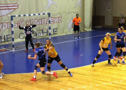 «Ставрополье-СКФУ» продолжает сражаться за место в топ-7 элиты российского гандбола