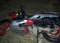 Мотоциклист без прав на огромной скорости "влетел" в поклонный крест и погиб на Ставрополье 