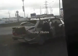 Последствия ДТП с Mitsubishi  и «пятнадатой» попали на видео в Ставрополе