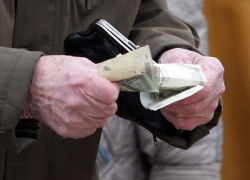 Мужчина обманул пенсионера и продал его грузовик в Ессентуках