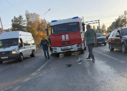 «Пожарка» и легковушка столкнулись на Кулакова в Ставрополе 