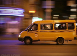 В Пятигорске водитель пассажирской "Газели" после столкновения со столбом прогнал пассажиров и уехал
