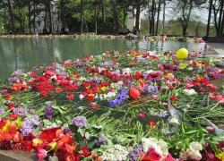 На Ставрополье накануне Дня Победы пьяный мужчина прыгнул в воду на мемориале 