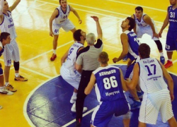 «Динамо-ЦБК» на выезде «хлопнуло» лидера Высшей лиги