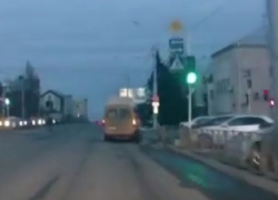 "Проехал перекресток на зеленый, но впереди пошла бабуля - за что штраф?" - водитель из Ставрополя