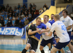 «Подвели потери»: гандболисты ставропольского «Виктора» проиграли в Санкт-Петербурге 