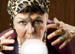 Хитрая мошенница предложила ставропольчанке очистить золото от негативной энергии