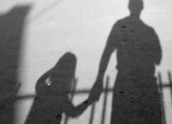 43-летний мужчина совращал маленькую дочь своей подруги на Ставрополье