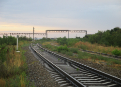 Мужчина погиб под колесами электрички на Ставрополье