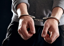 Экс-полицейский из Ессентуков подозревается в получении взятки в размере полмиллиона рублей