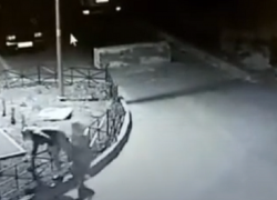 Вандалы обезобразили двор матери Андрея Джатдоева