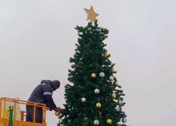 Площадь Ленина в Ставрополе раздели, убрав все новогодние украшения 