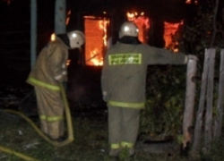 Огонь охватил помещение на центральной улице Ставрополя