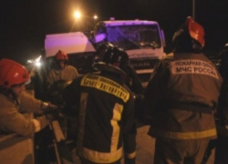 Грузовые автомобили "КамАЗ" и "МАЗ" столкнулись на трассе на Ставрополье