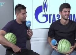 Футболисты петербургского «Зенита» отведали ставропольских арбузов  от создателей антираспильной "Зенит-Арены"