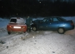 Четыре автомобиля столкнулись на трассе Ставрополья