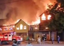 Очевидцы сняли на видео страшный пожар в Пятигорске 