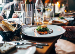 Фуршеты и новогодний банкет для краевых чиновников будет обслуживать столовая администрации Ставрополя 