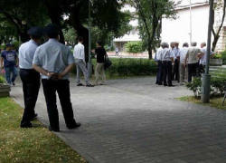 К полпредству СКФО в Пятигорске вызвали полицию для разгона старейшин Ногайского народа