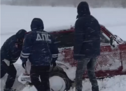 ДТП, обрыв коммуникаций, закрытие дорог и снежные ловушки: снегопад натворил на Ставрополье немало бед