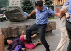 Полицейский избил женщину за то, что она пожаловалась на него в следком Ставрополья