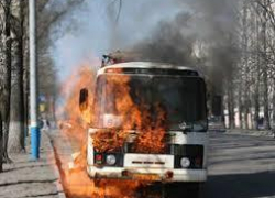 В Невинномысске загорелся пассажирский автобус