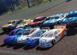 "Дорогие игрушки": гонки на радиоуправляемых болидах за десятки тысяч рублей прошли в Железноводске