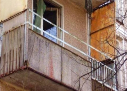 Неизвестный залез через балкон и зарезал пенсионерку в Ессентуках 