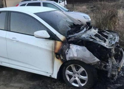 На Юго-Западе Ставрополя загорелся автомобиль