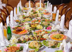 Правительство Ставрополья намерено проводить «ковидный» год роскошными банкетами и фуршетами