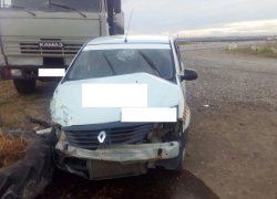 Водителя легковушки госпитализировали после столкновения с КамАЗом в районе Георгиевска