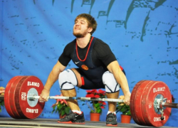 Из Ташкента — без наград: ставропольские штангисты не смогли подняться на пьедестал мундиаля