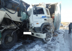 На ФАД "Кавказ" столкнулись грузовик и пассажирский автобус